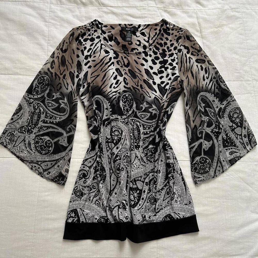 Elegant Black and Gray Patterned Dress